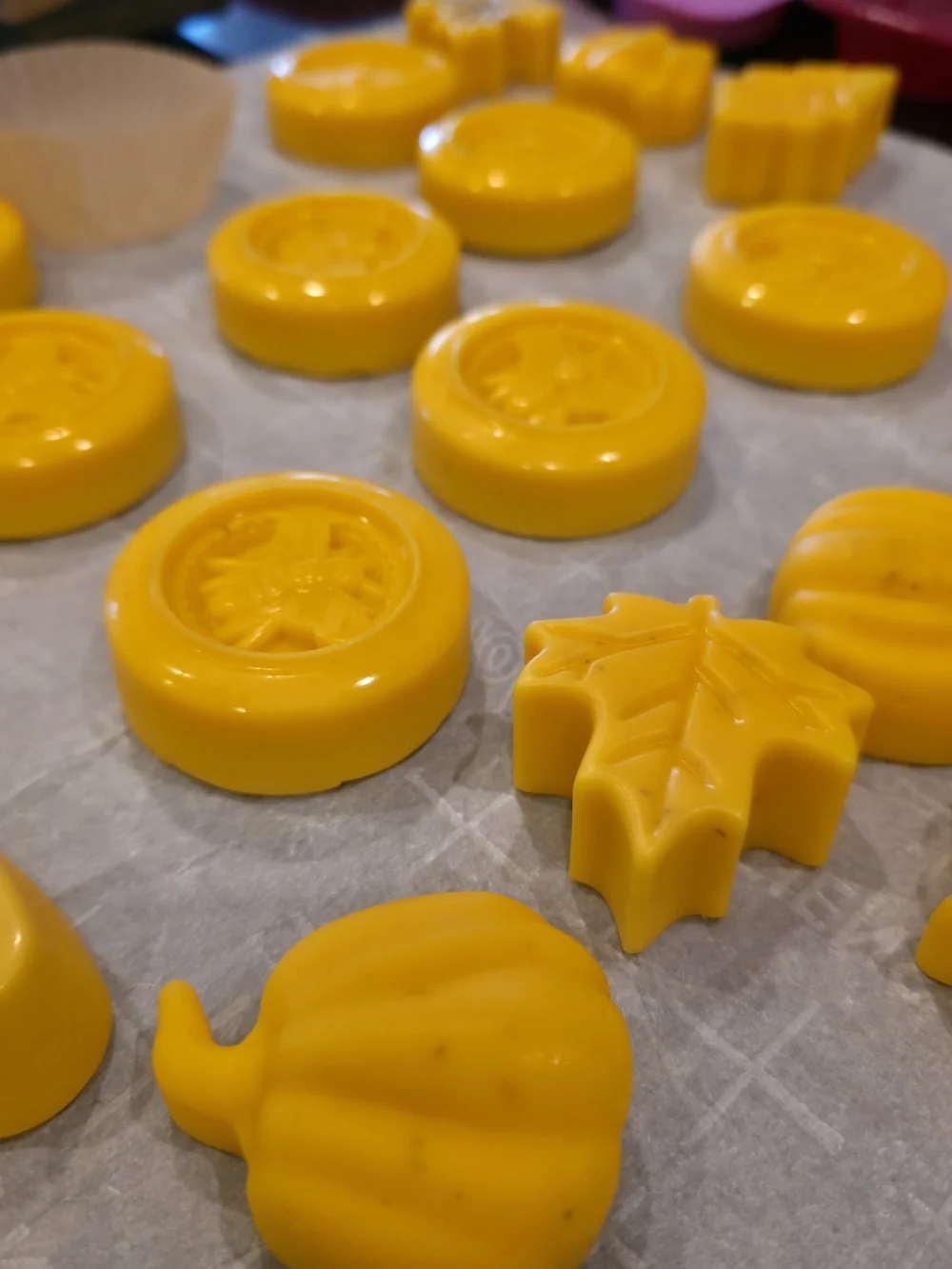 Homemade 100% Beeswax Lotion Bar Lavender Spearmint 1.3 oz Natural Body Moisturi